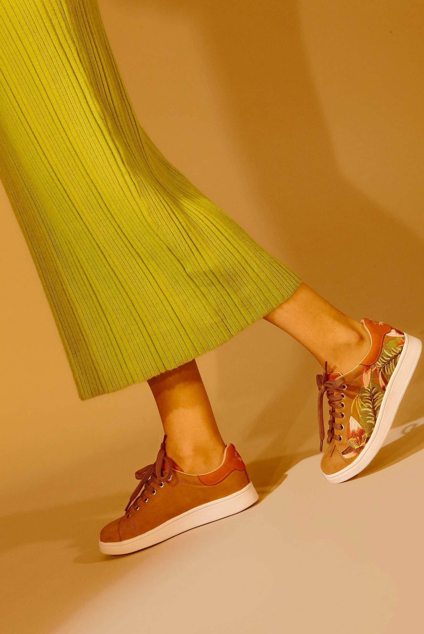 Mangará Women's Sneakers embroidery suede- Handmade