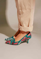 Mangará Ipê Women's Pumps - Leather - Handmade - Embroidery - 6cm Kitten Heel